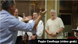 Диригент Річард ван Вліт на репетиції Візатнійського хору в Утрехті, Нідерланди, 31 липня 2025 року