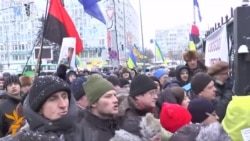 Кілька сотень активістів пікетували суд Кілька сотень активістів пікетували суд