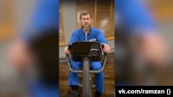 სკრინშოტი ვიდეოდან, რომელიც 2025 წლის 1 აგვისტოს გამოქვეყნდა ჩეჩნეთის ლიდერის, რამზან კადიროვის, ოფიციალურ ანგარიშზე სოციალურ ქსელ VKontakte-ში