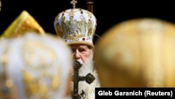 Крім того, Філарет застеріг Трампа від того, «щоб чиновники Державного департаменту США ставали жертвами маніпуляторів, втручалися у суто внутрішньорелігійні українські справи, підтримуючи лише одну з конфесій»