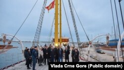 Crnogorski i hrvatski šef diplomatije Ervin Ibrahimović i Gordan Grlić Radman na brodu Jadran, januar 2025.