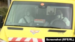 Одна медична бригада робить близько 20 виїздів на день, аби протестувати потенційних хворих на коронавірус у Празі