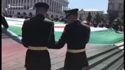 В Украине развернули самый большой флаг Ичкерии В Украине развернули самый большой флаг Ичкерии