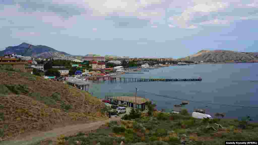 На спуске с Крепостной горы (Дженевез-Кая)