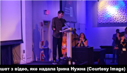 Андрій Смоленський під час виступу перед проукраїнськими активістами у Вашингтоні