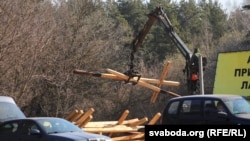 Демонтаж хрестів у Куропатах, 4 квітня 2019 року