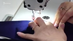 Бесплатно шила и раздавала маски Бесплатно шила и раздавала маски