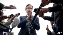 «Ми завжди відкриті й уважні до цього, тому що більше за всіх цього хоче український народ. Але з боку Росії має бути готовність залучатися, вести переговори добросовісно» – заявив Ентоні Блінкен