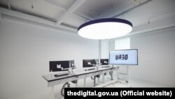 Очікується, що кіберцентр надаватиме послуги кіберзахисту, виявлення та реагування на кіберзагрози як для державних організацій, так і для пересічних громадян