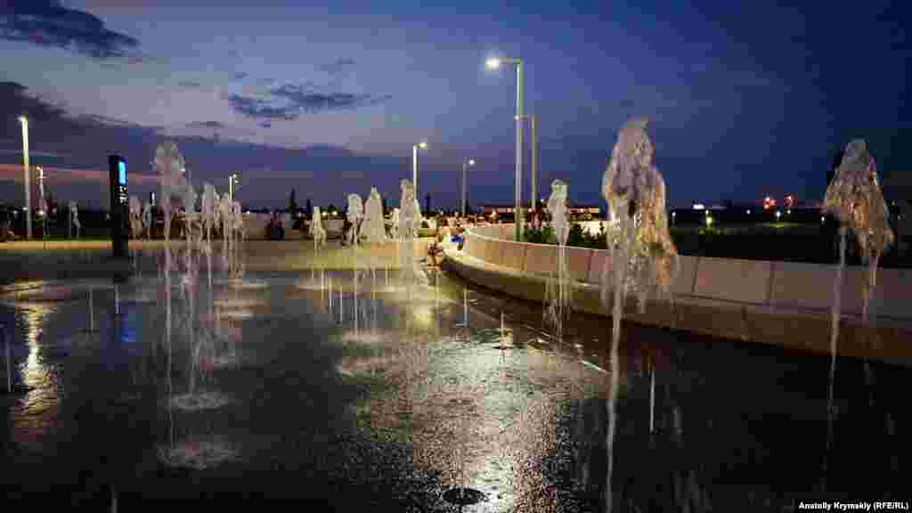 Фонтан работает допоздна