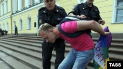 Задержание активиста на акции ЛГБТ-сообщества в Петербурге