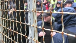 Опозиція вимагає зробити депутатів «доторканними» і «підсудними» (відео) Опозиція вимагає зробити депутатів «доторканними» і «підсудними» (відео)