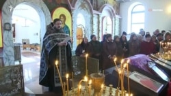 Смертельный сеанс: в Кемерово хоронят жертв пожара (видео) Смертельный сеанс: в Кемерово хоронят жертв пожара (видео)