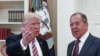Фото 10 травня 2017 року. Тогочасний президент США Дональд Трамп і міністр закордонних справ Росії Лавров під час переговорів у Вашингтоні. США