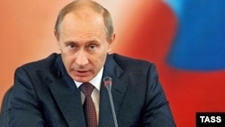 Премьер-министр обсудил антикризисные меры с лидерами трех парламентских партий. С единороссами будет отдельный разговор