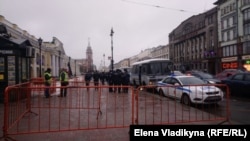 Гостиный двор в Петербурге, архивное фото