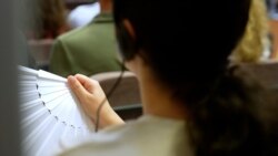 Pravda na vrućini: 33 Celzijeva stupnja unutar sudova u Prištini