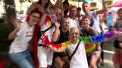 У Празі вперше за підтримки мерії міста пройшов гей-парад (відео) У Празі вперше за підтримки мерії міста пройшов гей-парад (відео)