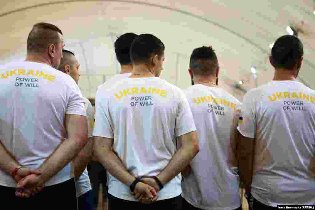 Учасник збірної України на «Іграх нескорених» у командних футболках