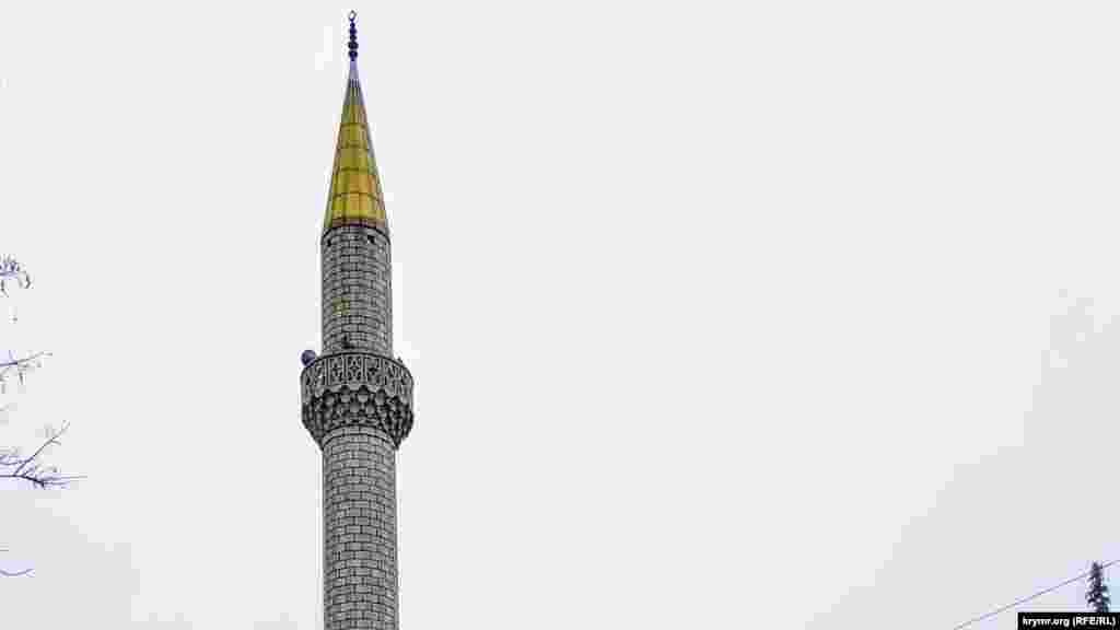 Весной 1986 года здание мечети взято под контроль государства как памятник архитектуры местного значения. В мае 1994 года культовое сооружение возвратили мусульманской общине «Алушта» в виде архитектурной коробки, абсолютно пустой внутри. От былого внутреннего великолепия ничего не осталось