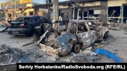 Удар по Добропіллю був завданий по торговельному центру «Аврора», де в цей час було багато відвідувачів