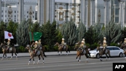 Кортеж премьер-министра Японии в Ашхабаде