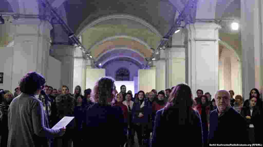 Відкриття виставки. До експозиції увійшли роботи більш ніж 20 сучасних митців, серед яких: Михайло Алексєєнко, Артем Волокітін, Марія Гельман, Дар’я Кольцова, Роман Мінін, Анна Миронова, Роман Михайлов, Сергій Петлюк, Олег Харченко, Олександр Чекменьов, Ілля Чічкан, Мітя Чуріков, Нікіта Шалений та інші