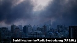 Дим над Києвом після російського удару, 10 червня 2025 року