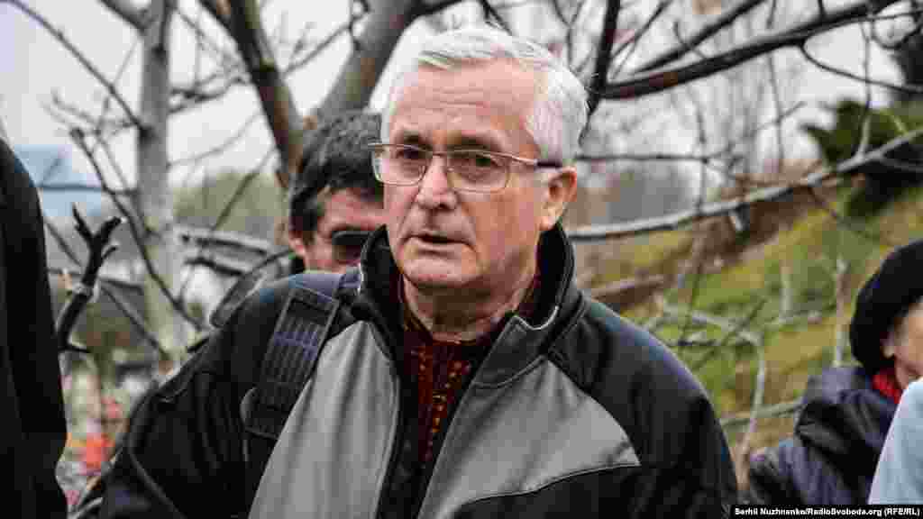 Василь Овсієнко – 13 років в’язниць за «антирадянську агітацію і пропаганду». У справах проходив як «особливо небезпечний рецидивіст»