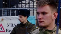 Активісти під посольством Росії у Києві нагадали про окупацію Криму (відео) Активісти під посольством Росії у Києві нагадали про окупацію Криму (відео)