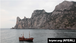 Новый Свет: тропа Голицына с видом на Меганом и Караул-Оба (фотогалерея)