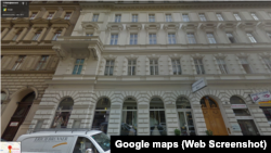 У центрі Відня також розташований салон весільних і вечірніх суконь дружини Холодова