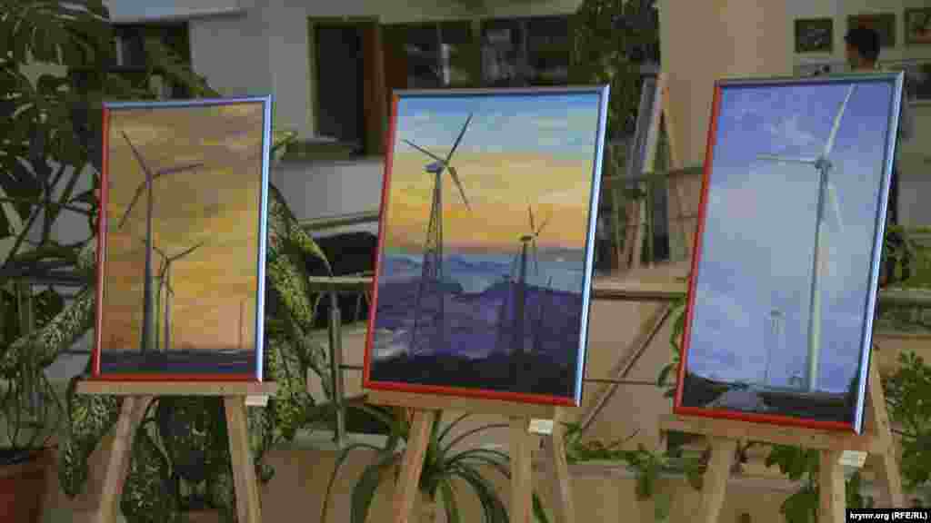 Не обошлось и без тематики зелёных технологий. Работа Н. Козак «Триптих ХХІ век», 2015 г.