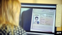 Выданный Сноудену документ позволяет ему перемещаться по России беспрепятственно