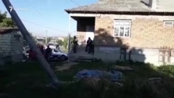 Бахчисарай: в доме крымчанина Османа Белялова проходит обыск (видео) Бахчисарай: в доме крымчанина Османа Белялова проходит обыск (видео)