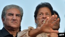 د پاکستان د پخواني وزیراعظم عمران خان او د بهرنیو چارو پخواني وزیر شاه محمود قريشي پخوانی انځور.