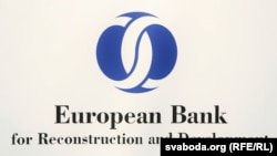 Водночас, згідно з прогнозом, економіка України відновиться на 25 відсотків у 2023 році в порівнянні з березневим прогнозом у 23 відсотки
