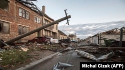 Щонайменше п’ятеро людей загинули внаслідок торнадо, яке обрушилося на південь країни 24 червня