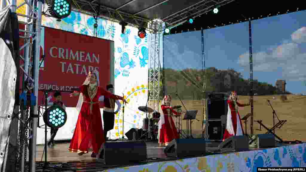 В Киеве на территории «Национального музея народной архитектуры и быта Украины» прошел концерт «Крымский дом объединяет сердца»