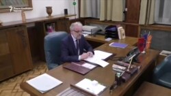 Džaferi u kabinetu predsednika makedonskog parlamenta Džaferi u kabinetu predsednika makedonskog parlamenta