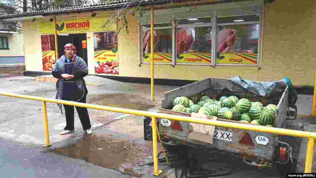 Городские власти уверяют, что превышений предельно допустимых концентраций ни в Армянске, ни в селе Перекоп, ни даже вблизи промышленной зоны завода «Крымский титан» не зафиксировано. Тем не менее некоторые жители города продолжают жаловаться на самочувствие. В частности, на першение в горле, мигрень и обострение хронических недугов