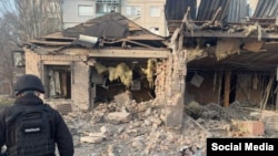 В Офісі генпрокурора уточнюють, що у Дружківській громаді загинула мати та її 3-річна донька, ще одна 15-річна дитина загиблої жінки потрапила до лікарні. Фото ілюстративне