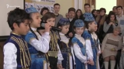 Делиться не сложно: в Киеве поддержали семьи крымских политзаключенных (видео) Делиться не сложно: в Киеве поддержали семьи крымских политзаключенных (видео)