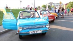 До Вінниці з'їхалися ретро-«Запорожці» з усієї України До Вінниці з'їхалися ретро-«Запорожці» з усієї України