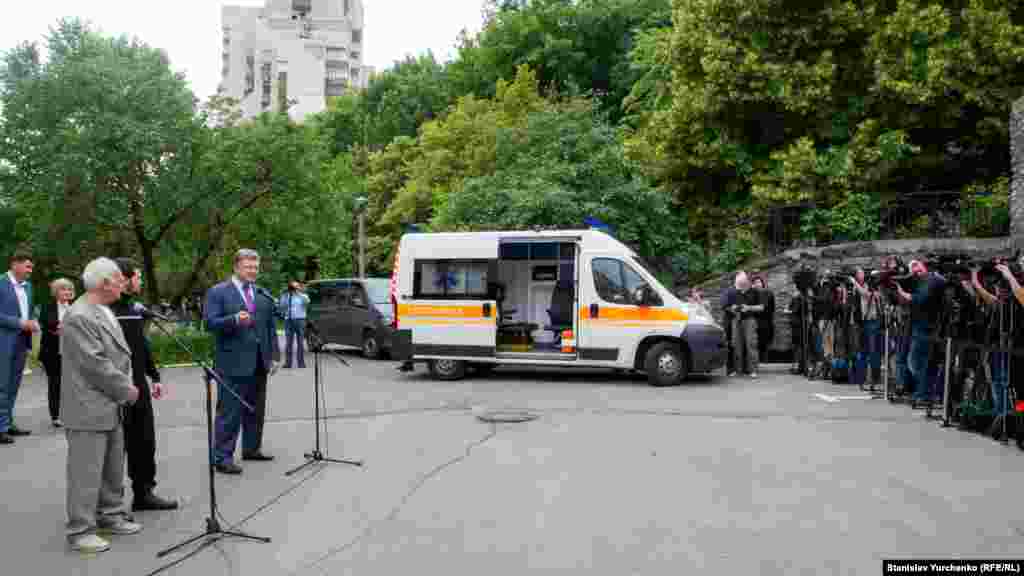 «Имя Афанасьева, имя Солошенко стали легендарными в Украине. Вы стали символом», – сказал президент