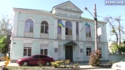 Крымская «самооборона» напала на члена Меджлиса Крымская «самооборона» напала на члена Меджлиса