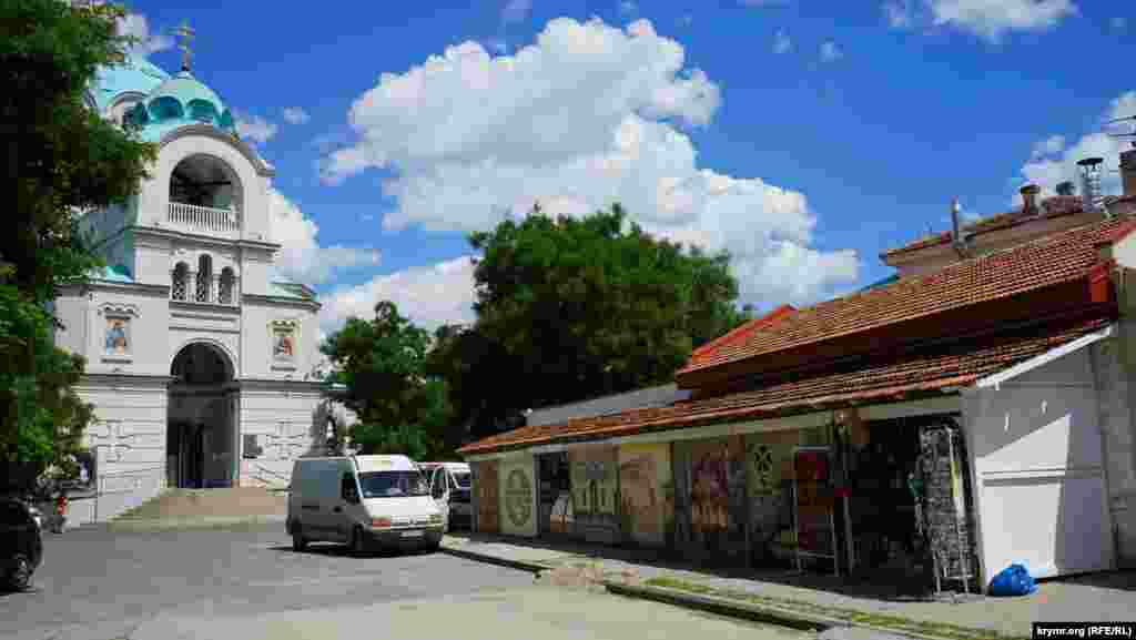 У Свято-Николаевсого монастыря, включенного в маршрут «Малого Иерусалима», экскурсантов тоже не видно
