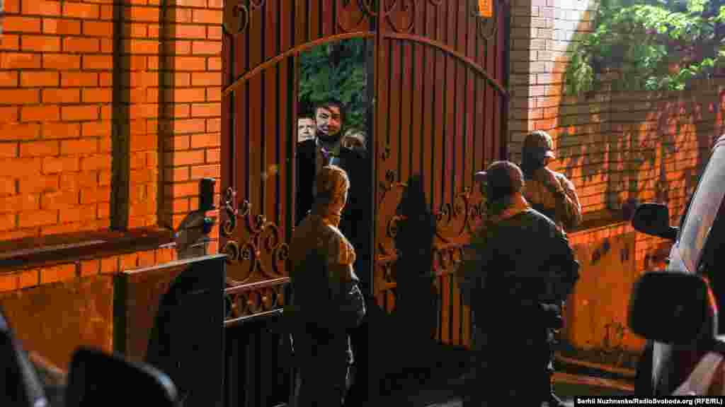 В політичній партії «Опозиційна платформа – За життя» назвали політичними репресіями та помстою обшуки у членів партії Віктора Медведчука і Тараса Козака