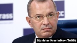 Андрій Клюєв під час пресконференції в МосквіЮ Росія, квітень 2018 року