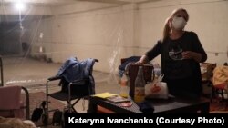 «З усієї вірусологічної лабораторії залишилася тільки завідуюча Лусіне Товмасян. І ця жінка тендітна ходить під час обстрілів і бере ПЦР-тести у людей із ознаками захворювання»